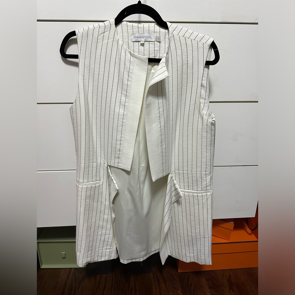 Vest - Picture 4 of 5